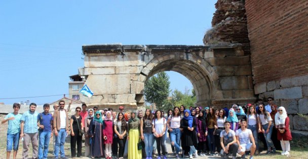 Akademi Lise öğrencileri tarihe tanıklık etti