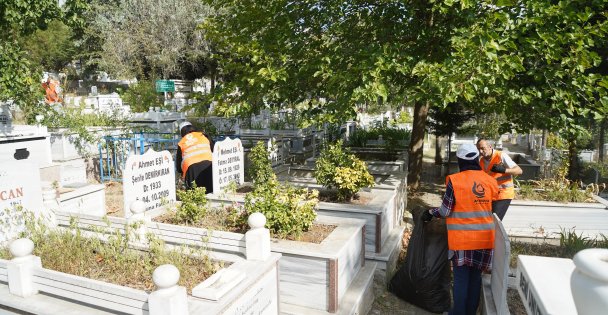 Akse Mezarlığı'nda temizlik ve bakım çalışması