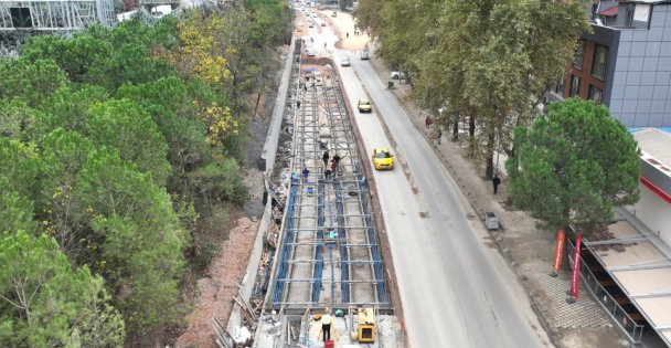 Alikahya tramvayı stada doğru ilerliyor