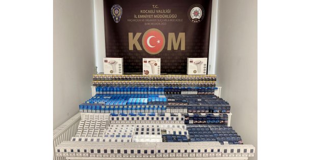 Araçtan 2 bin 300 paket kaçak sigara çıktı