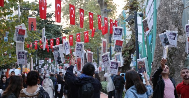 Asırlık çınarlar kitap açtı, 5 bin kitap 5 dakikada toplandı