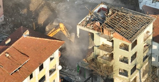 Asrın felaketinde kalan izler siliniyor