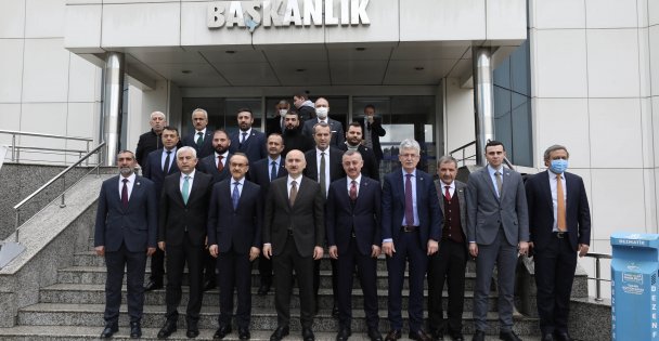 Bakan Karaismailoğlu, Büyükşehir'i Ziyaret Etti