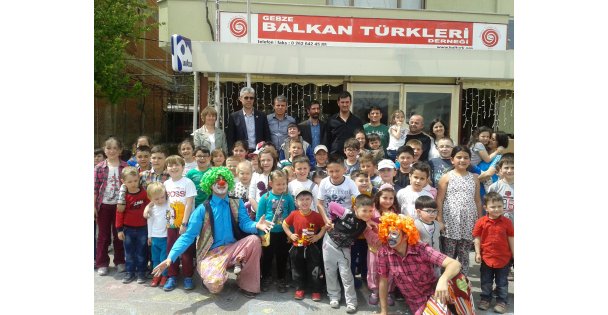 Balkan Türklerinde 23 Nisan şenliği