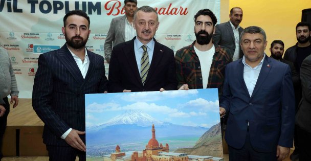 Başkan Büyükakın:  'Hedefimiz vatandaşımıza eşit ve adil hizmet götürmek”