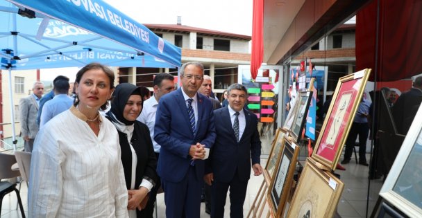 Başkan Şayir, Halk Eğitim Merkezi'nin Yılsonu Sergisini Açtı