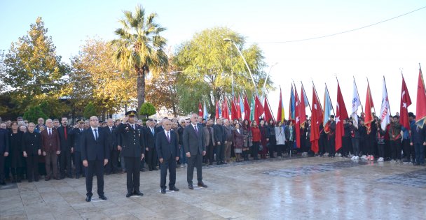 Büyük Önder Atatürk'ü anıyoruz