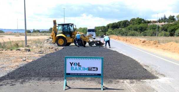 Büyükşehir Yol Bakım Timi Gebze bölgesinde de hız kesmiyor