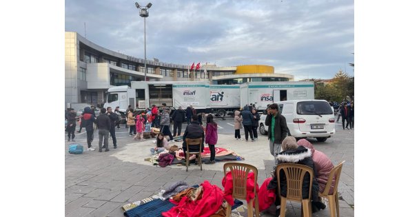 Büyükşehir'in Mobil Afet Tırları Düzce'de