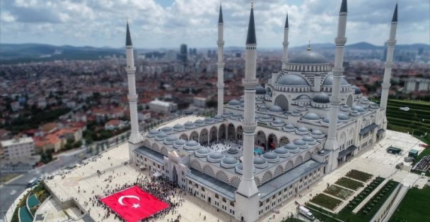 Çamlıca Camisini Ziyaret Edip Belgesel Çekimi Yaptık