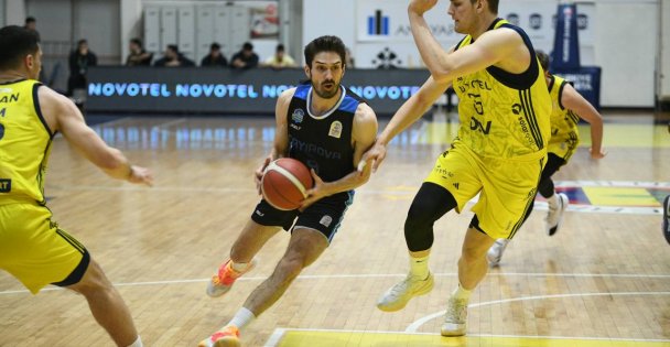 Çayırova Belediyesi, Fenerbahçe Koleji'ni yendi