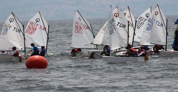 Çayırova Şişeçam Karamürsel'de yarıştı