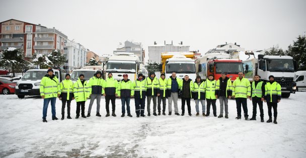 Çayırova'dan Hatay'a 33 kişilik ekip ve 13 araç