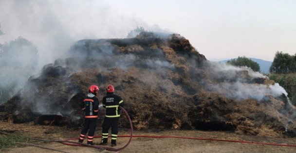 Çocukların kibritle oyunu yangına sebep oldu: 990 balya saman kül oldu