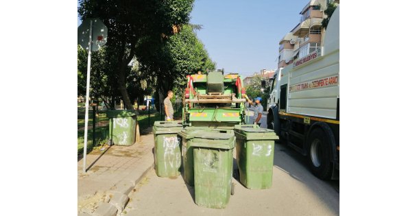 Çöp konteynerleri dezenfekte ediliyor