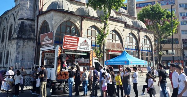 Cuma Günü Hayır Lokması Dağıtımı Çok İlgi Gördü