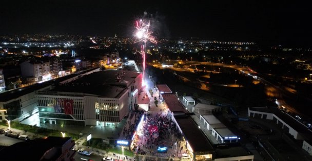 Cumhuriyet coşkusuna yakışır fener alayı