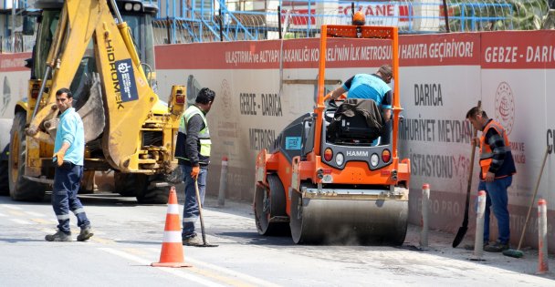 Darıca İstasyon Caddesi'nde yol onarımı