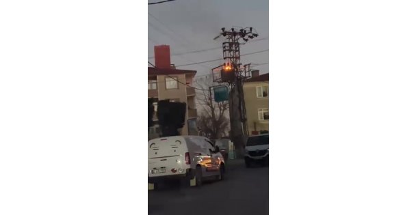 Darıcada elektrik telleri ve trafolar patladı