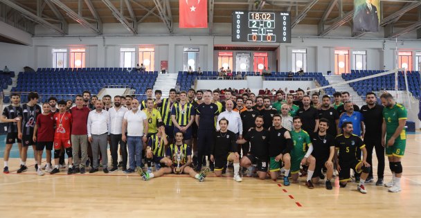 Darıca'da Voleybol Cup şöleni yaşandı