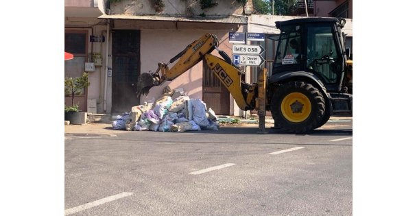 Dilovası'nda molozlar toplanıyor