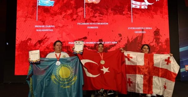 Dünya Bilek Güreşi Şampiyonası'nda  Kağıtspor rüzgârı esti