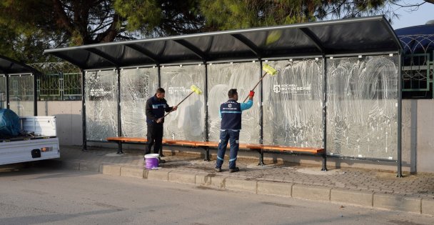 Duraklar periyodik olarak temizleniyor