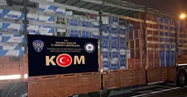 Durdurulan tırdan 11 milyon 500 bin makaron ele geçirildi