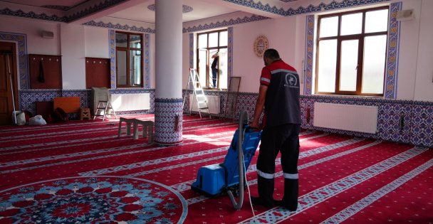 Düzce Belediyesinden ibadethanelere özel önem