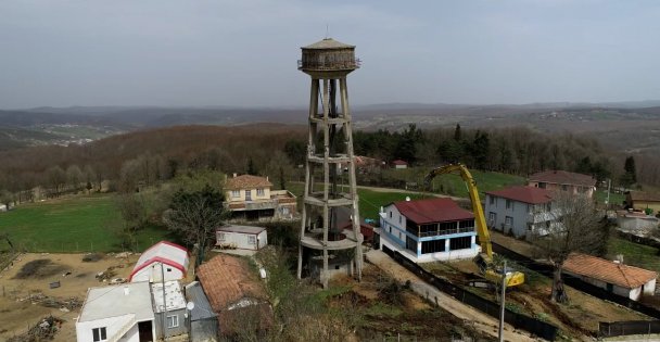 GEBZE KARGALI'DA AYAKLI SU DEPOSU YIKILIYOR