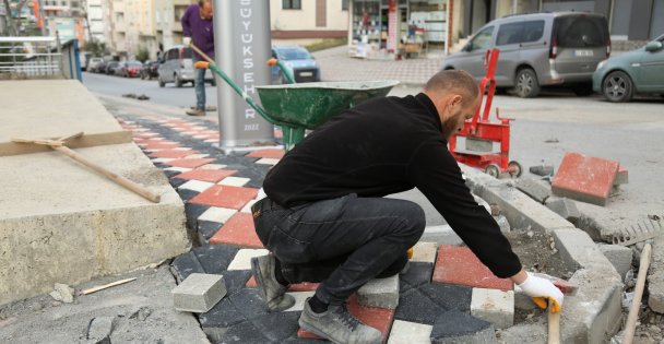 Gebze Topal Ağa Osman Caddesi'ne kilim desen parke ve kaldırım