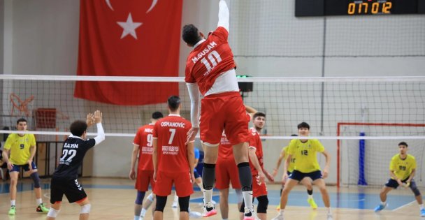 Gebze Valeybol Takımı Fenerbahçeye Karşı Galip