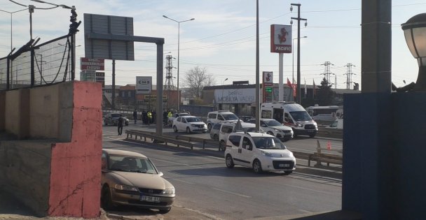 Gebze'de 5 aracın karıştığı kaza: 3 yaralı