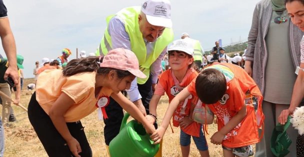 GEBZE'DE ELEKTRONİK ATIKLAR FİDANA DÖNÜŞTÜ