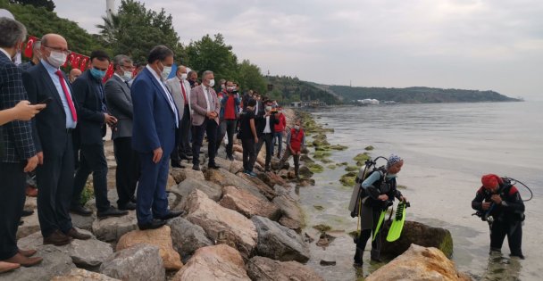 Gebze'de müsilaj temizleme çalışması