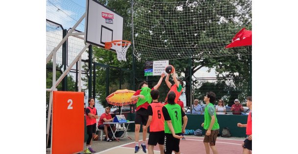 Gölcük Sahili'nde Heyecan Sırası Sokak Basketbolunda