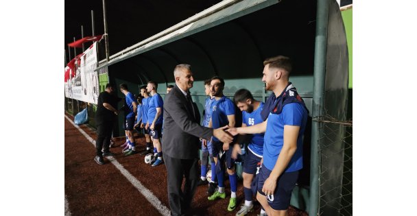 Gölcük'te Başkanlık Kupası Futbol Turnuvası Heyecanı