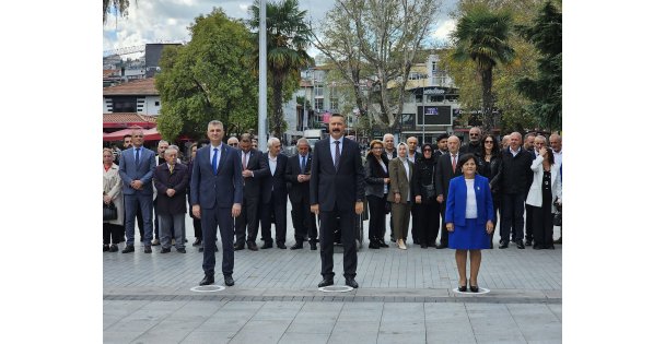 GÖLCÜKTE MUHTARLAR GÜNÜNDE TÖRENLE KUTLAMA