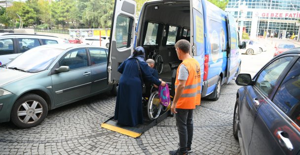 Hasta nakil hizmeti takdir topluyor