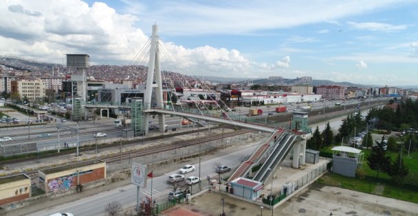 Hedef Yine Asansör Ve Yürüyen Merdivenler