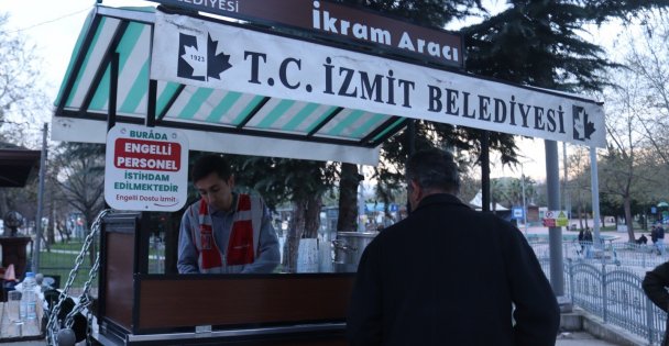 İftara Geç Kalan Vatandaşlara Çorba İkramı