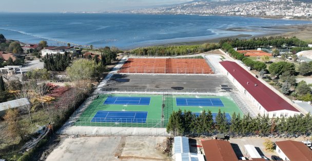 İzmit Tenis Merkezinde sona doğru