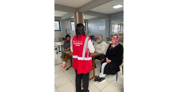 İzmit'te Depremzedelerin Yaraları Sarılıyor