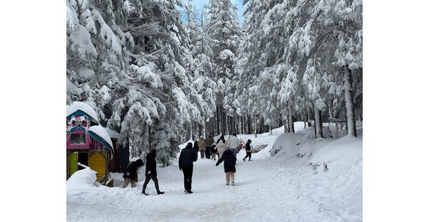 Kartepe kar ile şenlendi