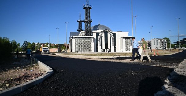 Kartepe Kent Meydanı bağlantı yolları asfaltlandı