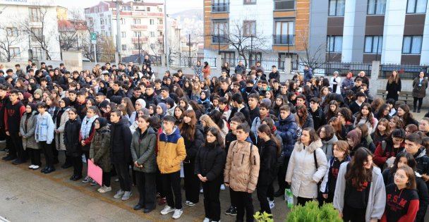 Kaymakam Özyiğit ve Başkan Büyükgöz Bayrak Töreninde