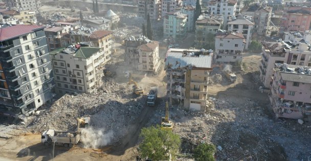 Kocaeli Büyükşehir, Hatay'da Enkaz Kaldırma Çalışmalarına Destek Veriyor