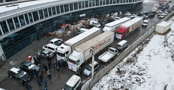 Kocaeli halkı yardımını kesmiyor, 4 tır daha yola çıktı