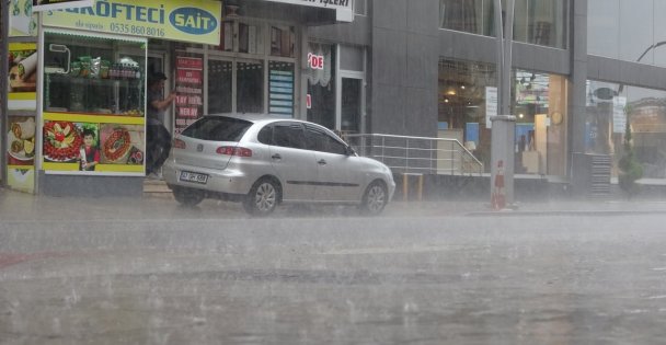 Kocaeli'de sağanak etkili oldu