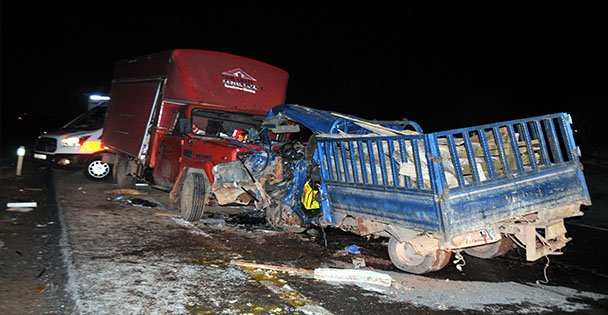 Kocaeli'de trafik kazası: 1 ölü, 4 yaralı